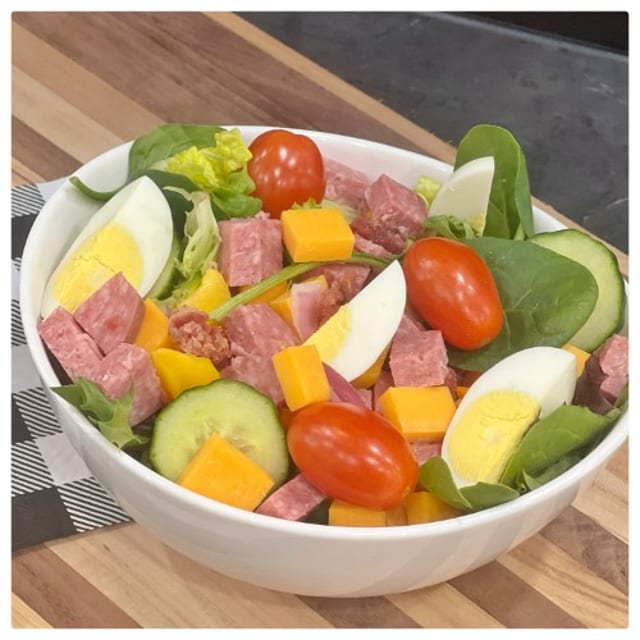 Custom Deluxe Salad.